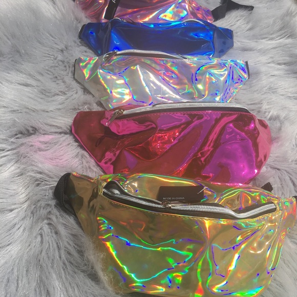 🌈 Hologram Cross Fanny 🌈 - Picture 5 of 8